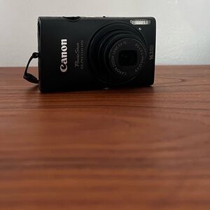 Canon PowerShot Elph 110HS 16.1MP Point & Shoot